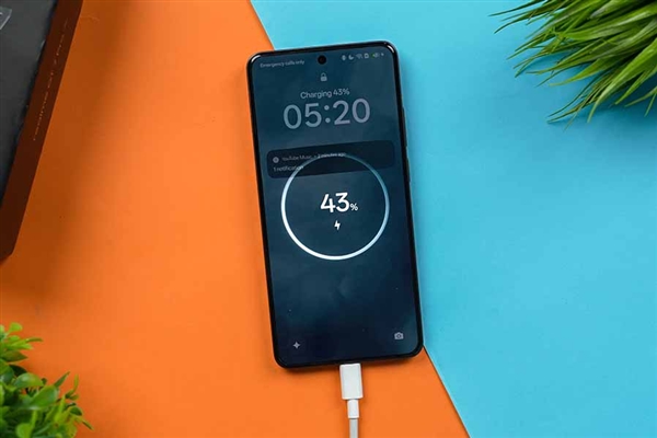 欧陆平台注册：真我GT8 Pro参数出炉：骁龙8 Elite 2+2K直屏 冲击高端市场